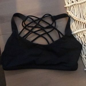 Lulu lemon free to be wild bra size 6 Black